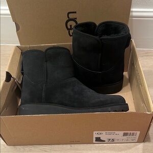 UGG W KRISTIN Black Boots